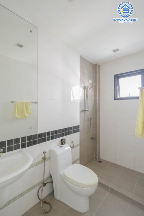 *****อาคารพาณิชย์มือสองย่านกรุงเทพฯ ม.บี อเวนิว วัชรพล เนื้อที่ 18 ตร.ว. ฟังก์ชัน 3 ห้องนอน 3 ห้องน้ำ ที่จอดรถ 1 คัน Home Office จากผู้พัฒนาโครงการที่มีชื่อเสียง Sansiri บนทำเลเดินทางสะดวก ใกล้จุดขึ้น-ลงทางด่วนสุขาภิบาล 5